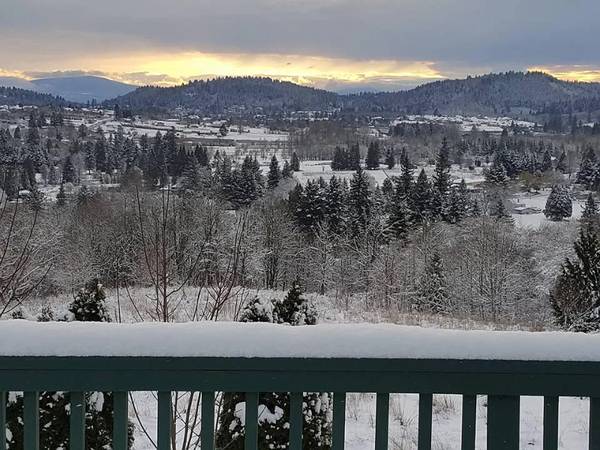 $3200.00 / 4br - 2600ft2 - 4 bd/2.5 ba with Mt Hood view_ Portland, Oregon64038884882051122