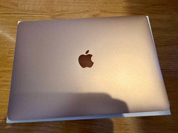 Like New Gold 2020 Apple Macbook Air 13" M1/8GB/1TB SSD - $600 (dublin / pleasanton / livermore)63471456127873124