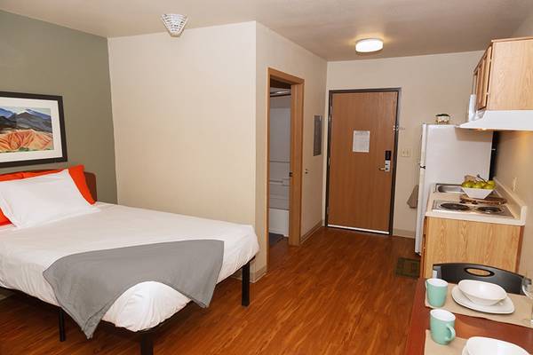 Air Conditioning, Close to Freeway, Close to Shopping 1
