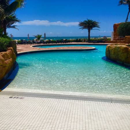 $200 / 1br - 1200ft2 - Ático - Torre ultralujosa frente al mar para compartir (Sunny Isles Beach)63825134203265121