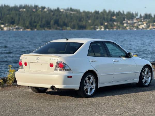 2005 IS 300 (150,000 millas) TÍTULO LIMPIO - $10,999.00 (Seattle)63441888924163123