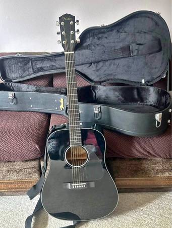 Fender CD-60 guitar and Fender case - $250 (Little Rock)63471310458753120
