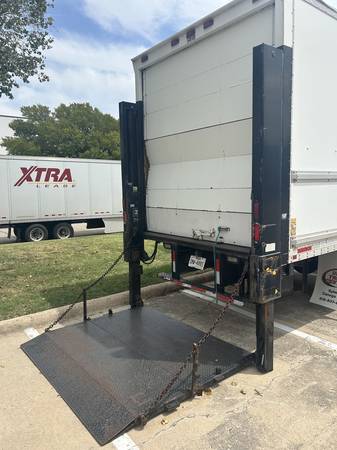 2008 International DuraStar 4300 26' - Photo 5