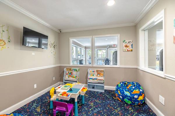 $1,829 / 2br - 1210ft2 - COME TOUR TODAY & APPLY FOR FREE! APPLICATION & ADMIN WAIVED (8401 Southside Blvd., Jacksonville, FL)64005271630210121