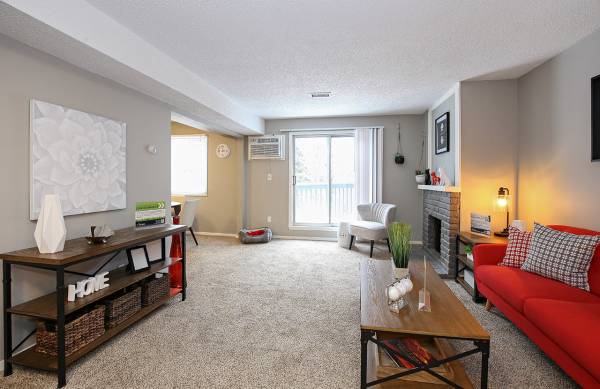 $1,410 / 1hab - 765ft2 - Aire acondicionado, estacionamiento cubierto, mantenimiento en el lugar (14030 Chestnut Dr, Eden Prairie, MN)63666930718339123