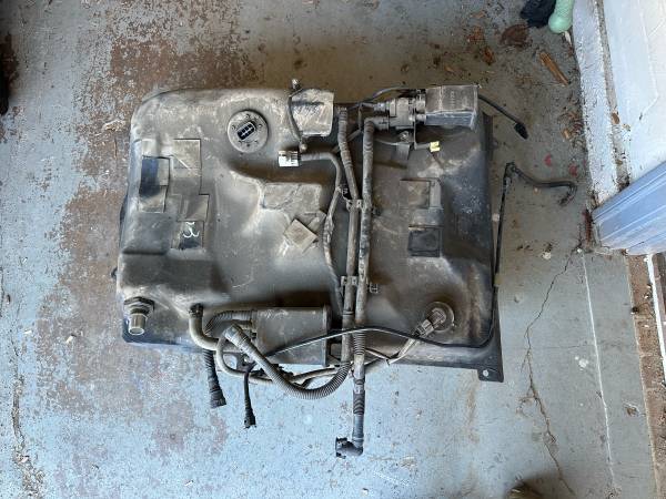 2005 Prius Fuel Tank 1
