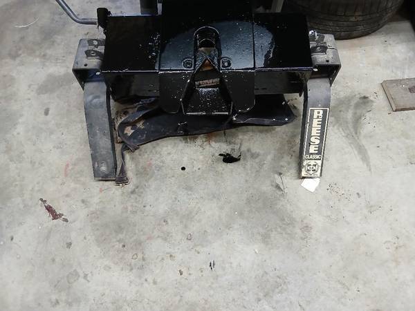 Reese 5th wheel hitch 1