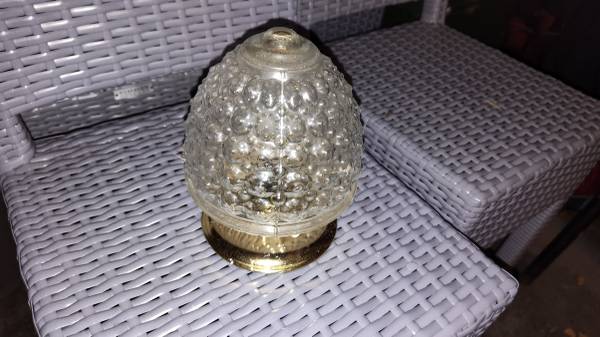 FREE CEILING LIGHT 1