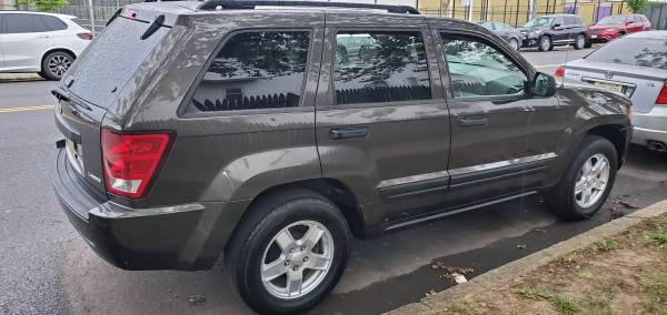 2005 Jeep Grand Cherokee Laredo 4x4 SUV - $3,900 (Staten Island, New York)63614430014211121