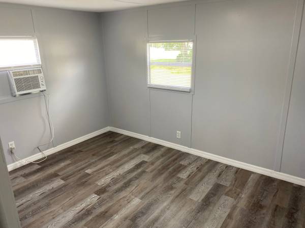 $1,000 / 1br - Cute 1 bed 1 bath home with Electric included for only $1000/month (Ocala area)63693484634755123