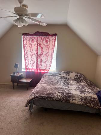 $110 / 2br - 1200ft2 - Upper Fremont 2+ bedroom, carport & parking, sleeps 8 (Fremont)64148827362947122