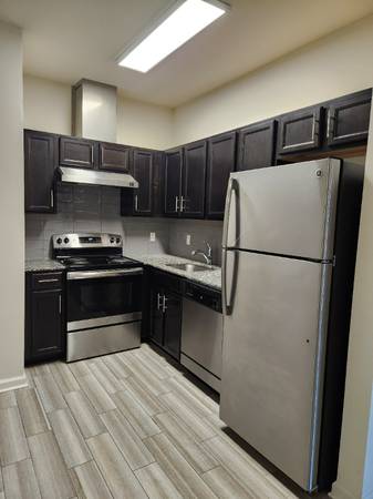 $2200.00 / 1br - 750ft2 - 1BR 1BA APT near Rutgers JnJ RWJ New Brunswick63762892604161124