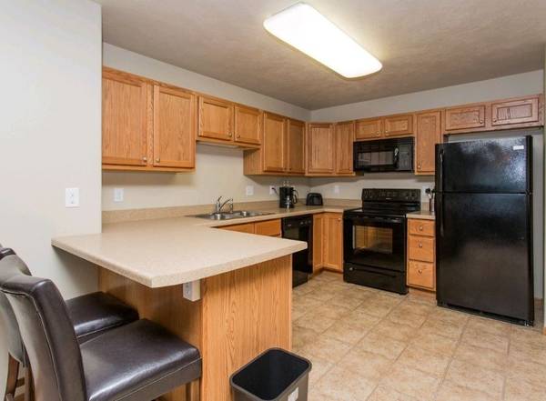 $1,100 / 2br - 980ft2 - Air Conditioning, In-Unit Laundry, 2/bd (2820 5th Street Northwest, Minot, ND)63817009366403124