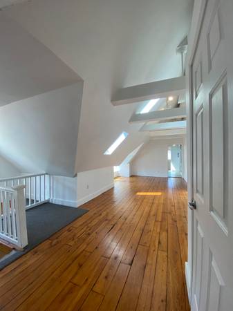 $1,100 / 1br - LOFT-STYLE APARTMENT (Binghamton West Side)64035576653315120