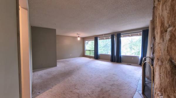 $2,140 / 2br - 1040ft2 - Top floor 2BR/2Bath in Quiet quadplex (Kenmore)63814789401219120