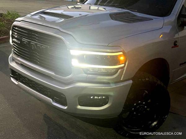 2023 RAM 3500 Laramie 4x4 - Photo 9