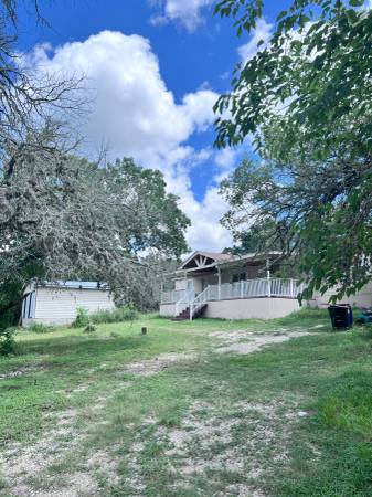 $195,000 / 3br - 1848ft2 - 3-Bedroom Home on Nearly an Acre in the Scenic Hills of Helotes63984659845251122