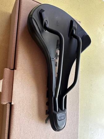 Fizik Vento Antares R5 Saddle - 150 mm - $85 (menlo park)63442875168641122