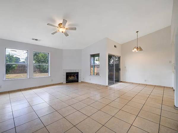 $1,900 / 3br - 1450ft2 - 2447  N. Michael St. Visalia,CA. 93291 For rent for $1900 (Visalia)63809616315777121
