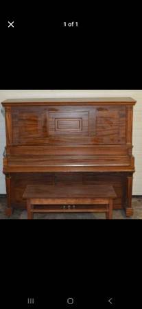 Free Early 1900's Voss and Sons Player Piano 1