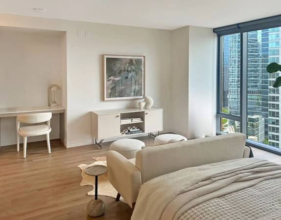 $2,375 Eleve su estilo de vida! ¡Comunidad de apartamentos excepcional! (West Loop)63898736950786121