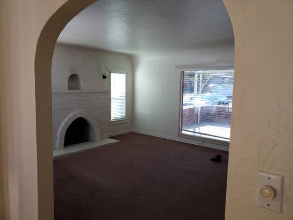 $1,875 / 3br - 01400ft2 - ¡Dos dormitorios + oficina independiente! (Fresno)63872987970435122