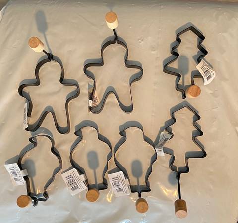 7 pancake / cookie / brownie molds 1