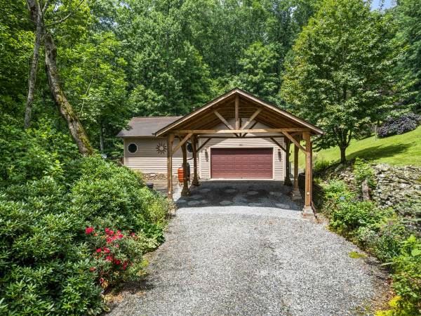 $549,000 / 3br - 1710ft2 - 3/2 Quiet Cabin in the Hills - 261 Serenity Dr (Waynesville)64029207199361121