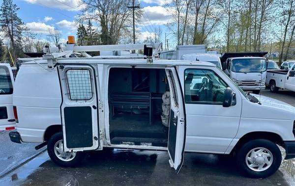2010 Ford E-250 - Photo 9