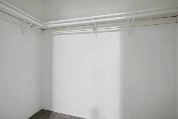 $1,566 / 2 hab. - 820 pies² - Tu próximo capítulo comienza aquí. Descubre, disfruta, relájate. (Vancouver)63831328149891124