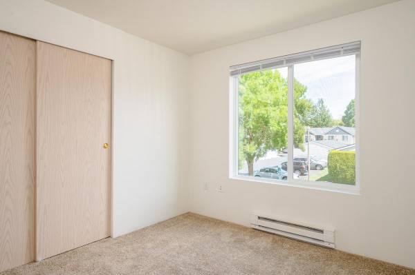 $1,625 / 2br - 850ft2 - Lavadora/Secadora, Lavavajillas, Armarios Grandes, Patio/Balcón (Sommerset Weset- Elmonica South neighborhood in Beavert)63831397305347122