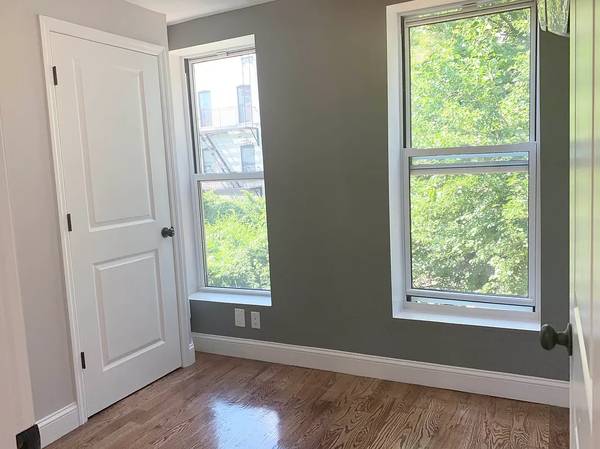 $3,350 / 3br - Amplio apartamento en alquiler, SIN COMISIÓN (E NY)63862609496195122