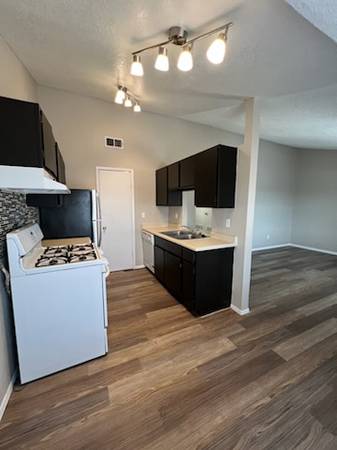 $840 / 2br - 🏃‍♂️ Last Unit Left—Act Fast! (El Paso)63971417556354123