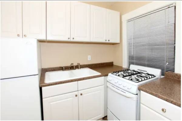 $995 / 320ft2 - Enough living space for all your needs. Studio. Check us out! (Tacoma)63799881419649124