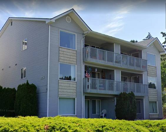 $1,875 / 2br - 1132ft2 - Overlake Condominiums Top Floor Unfurnished Rental (Chelan)63808971371779120