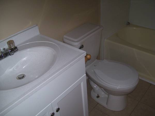 $1000.00 / 2br - 492 Arnold63801834786945122