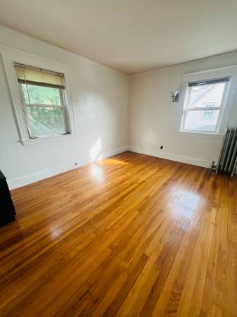 $1,200 / 1br - 143ft2 - Habitación privada - ¡Todos los servicios + Lavadora/Secadora + WIFI incluidos! Disponible AHORA (Brighton / Oak Sq)63699276177283121