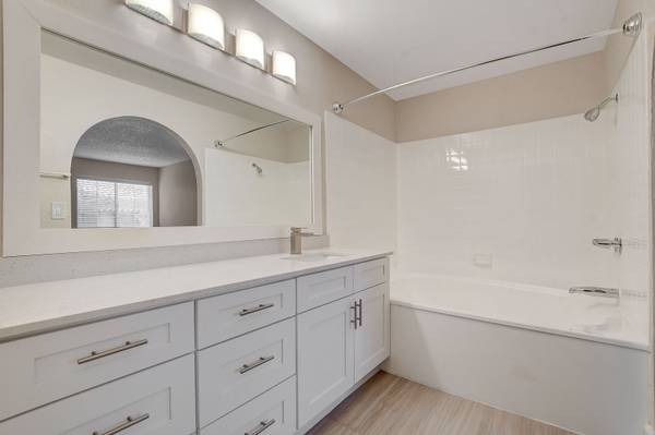 $1,685 / 2br - 1035ft2 - Modern 2 Bedroom w/ Balcony, W/D – Resort-Style Living at Breakers (Las Vegas)63859499310209123