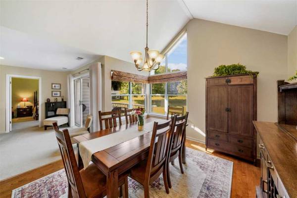 $1,950 / 2br - 1266ft2 - Modern 2BR with 1,300 Sq Ft of Comfort & Privacy (Monroe)64035735108227122