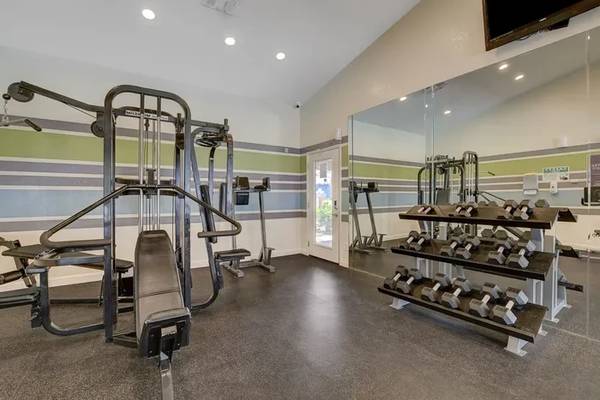 $1,399 / 2br - 1075ft2 - Crown Molding, Soaker Tub, 2/bd 2/ba (4700 W Rochelle Ave, Las Vegas, NV)63859496713857123