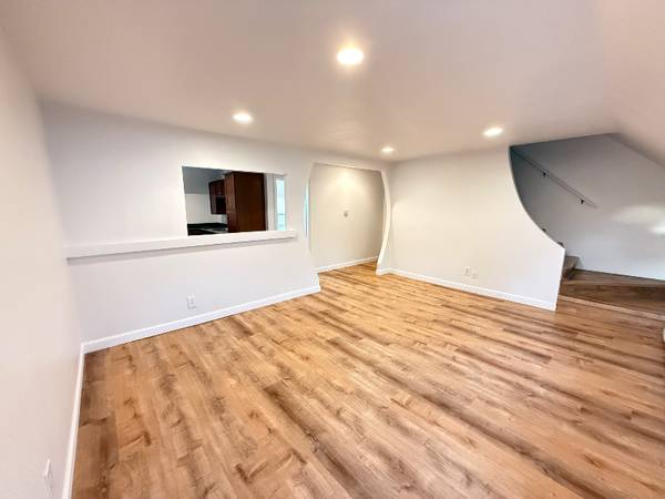 $2300.00 / 3br - 1700ft2 - 3BR/1BA + Office | Quiet 3-Family Home | Off-Street Parking64002829738242122