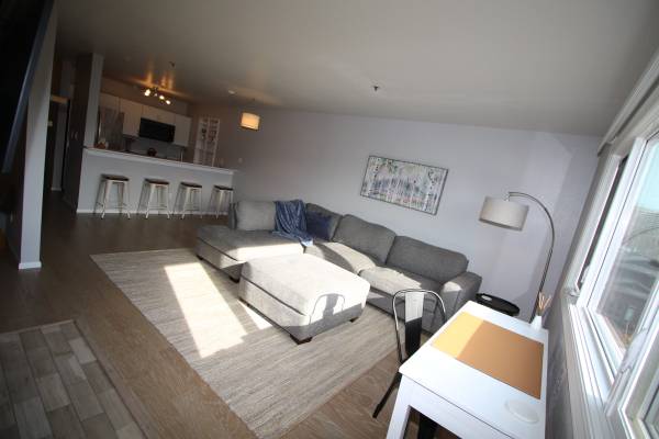 $1,800 / 1br - 841ft2 - Furnished Unit near Downtown (11th and Cordova)64014173900675124