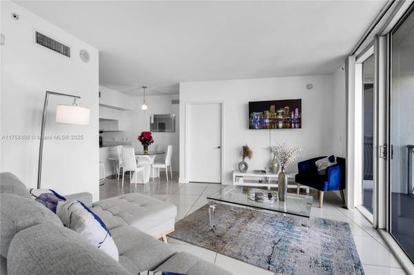 $4,300 / 2br - 1150ft2 - OPERA TOWER DOWNTOWN EDGEWATER TWO BED (OPERA TOWER DOWNTOWN/MIDTOWN)63906440359427121