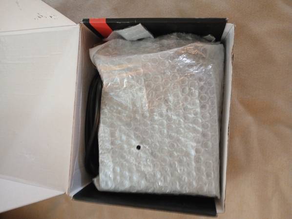Nuevo en caja, fuente de alimentación para computadora de escritorio Thermaltake TR2 de 600 vatios ATX - $50 (McKinney)63471213186435122