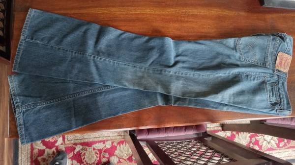 levi's jeans mens size 32x34,low waist ,boot cut 1