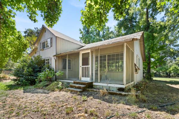 $749,000 / 3br - 1632ft2 - 🏡 Reducción de precio + Casa abierta 🌱 Casi 10 acres en zona Applegate (Grants Pass)63654692539523121