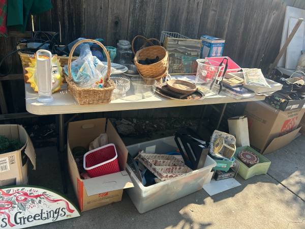 🌟 FREE ITEMS 🌟@ 841 WILLIS AVE, SJ 95125 1