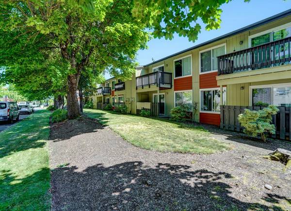 $1,495 / 2br - MOVE w 1/2 MONTH FREE - Energy Efficient Appliances (Halsey & I-84)63870108858499122