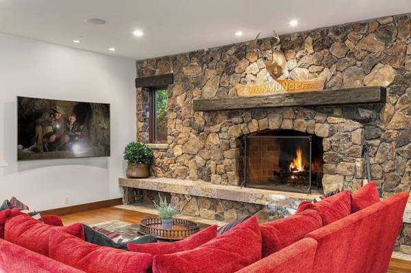 $1 / 3br - Retreat House. A luxurious property in Sun Valley (Hailey,ID)63904465152131124
