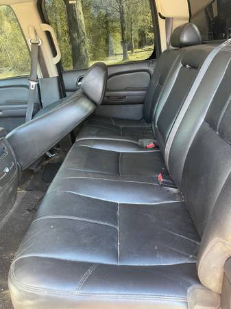 2009 GMC sierra 1500 - $3,500 (Cleveland)63617061166849121